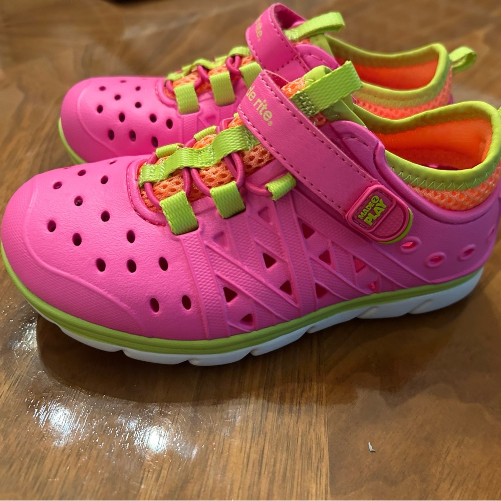 NEW Girls Stride Rite Water Shoes